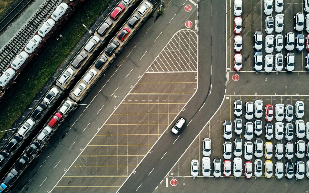 Künstliche Intelligenz unterstützt Planung und Steuerung des Autoumschlags in Häfen